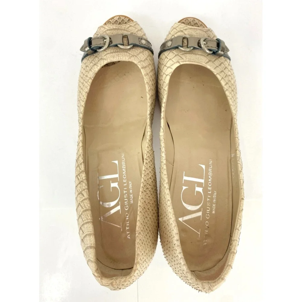 AGL Luxury Pumps Heels Women's 9 M Embossed Open Toe Beige 39.5 Shoes $385 Orig.